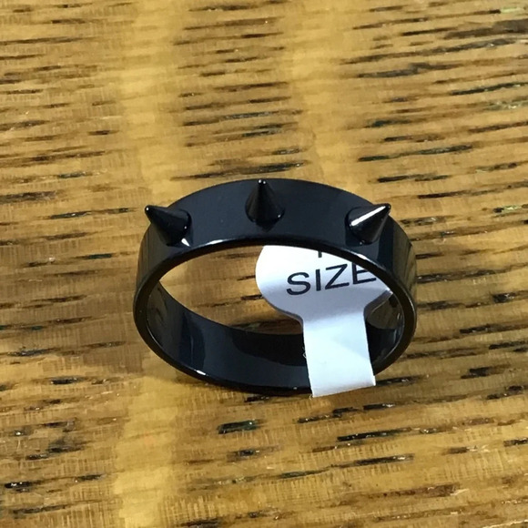 Black Stainless Steel Triple Spike Band Ring - Picture 5 of 6